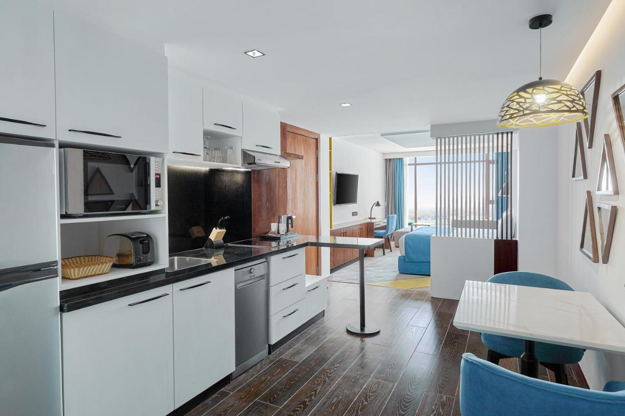 Holiday Inn&Suites - Cairo Maadi, an IHG Hotel Bagian luar foto