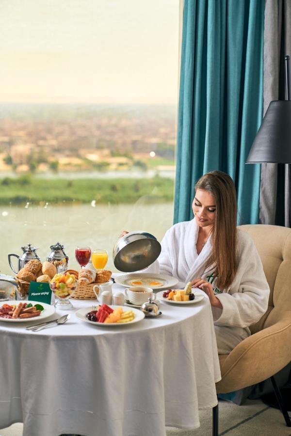 Holiday Inn&Suites - Cairo Maadi, an IHG Hotel Bagian luar foto